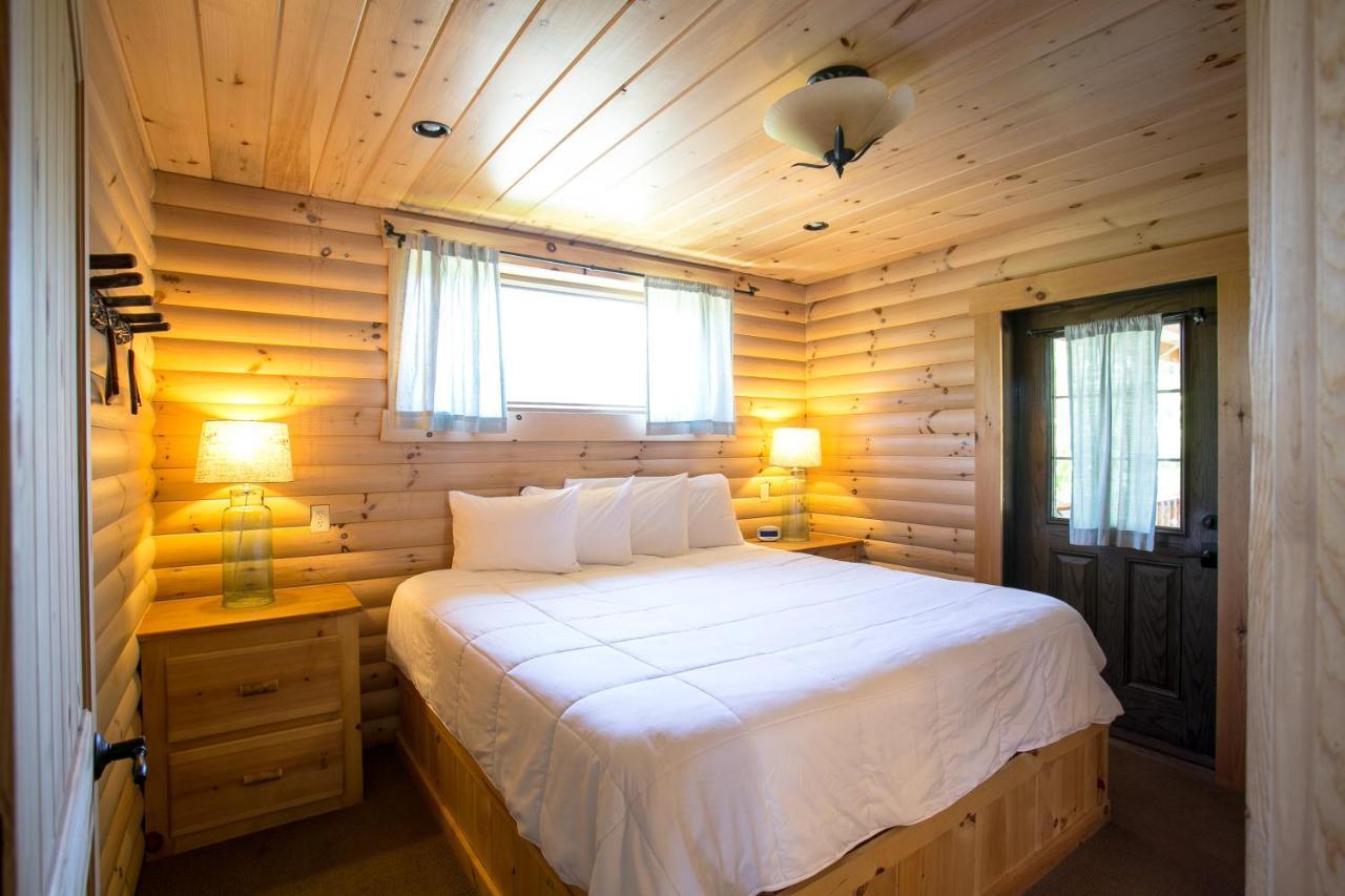 Water Lily Cabin By Amish Country Lodging Berlin Exterior photo