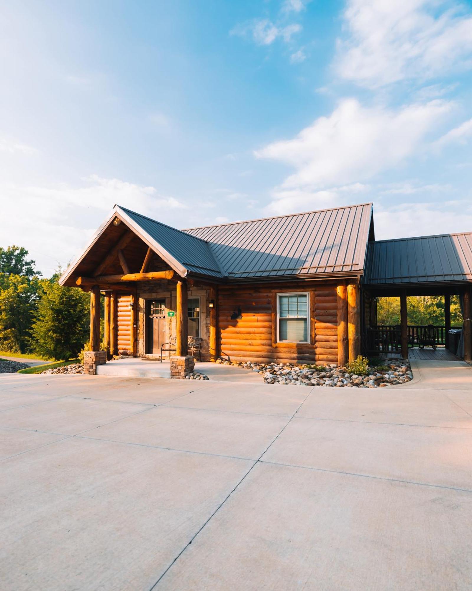 Water Lily Cabin By Amish Country Lodging Berlin Exterior photo